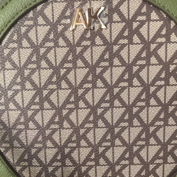 NWT Anne Klein Convertible Crossbody - Picture 2 of 9